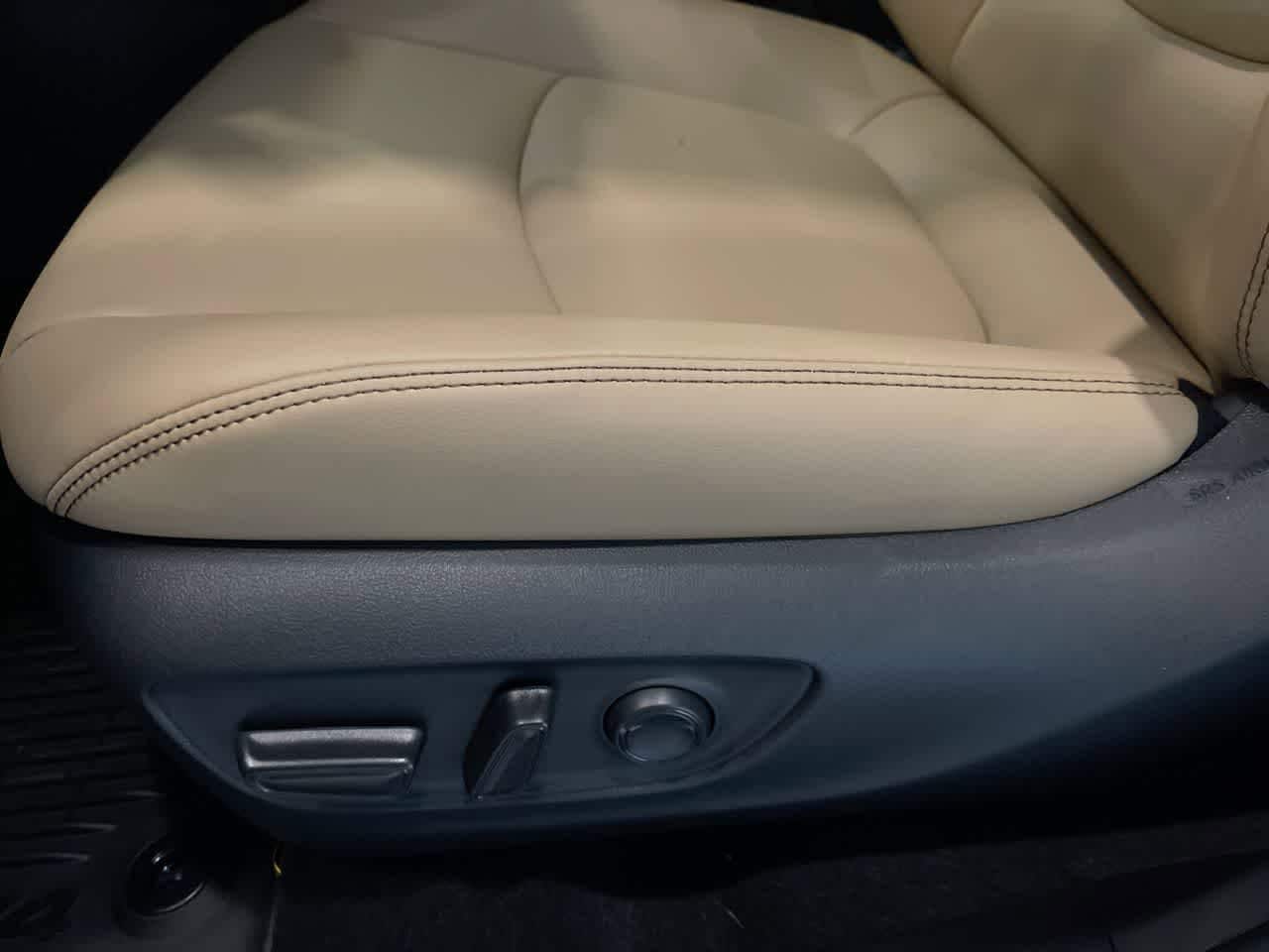 Thumbnail: 2025 Toyota RAV4 - 12