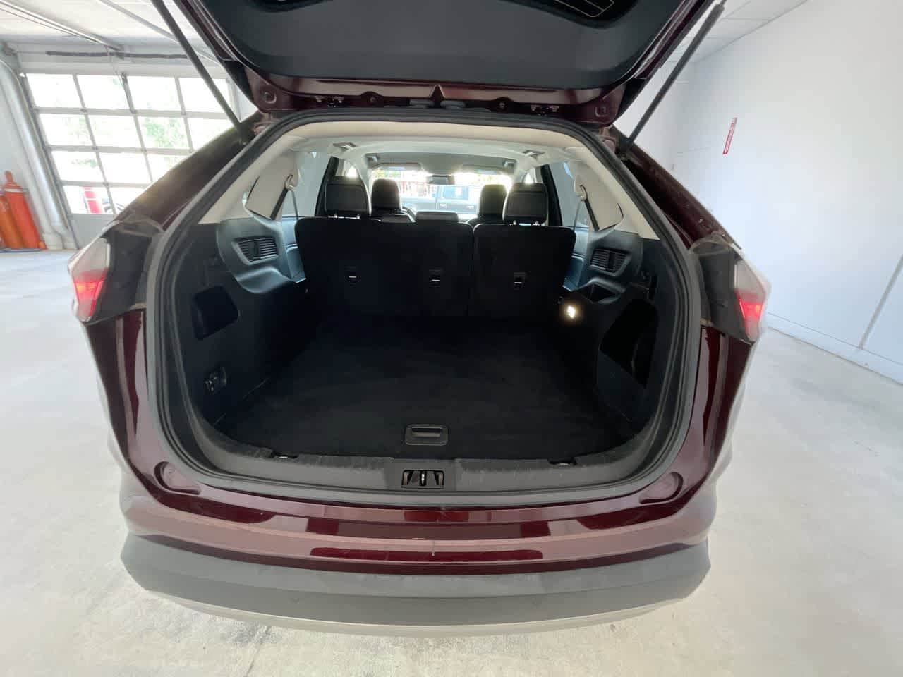Thumbnail: 2022 Ford Edge - 22