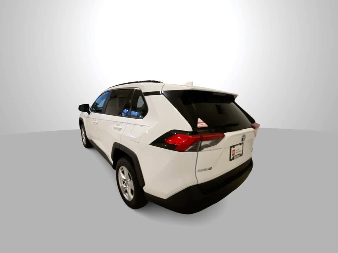 Thumbnail: 2021 Toyota RAV4 - 6