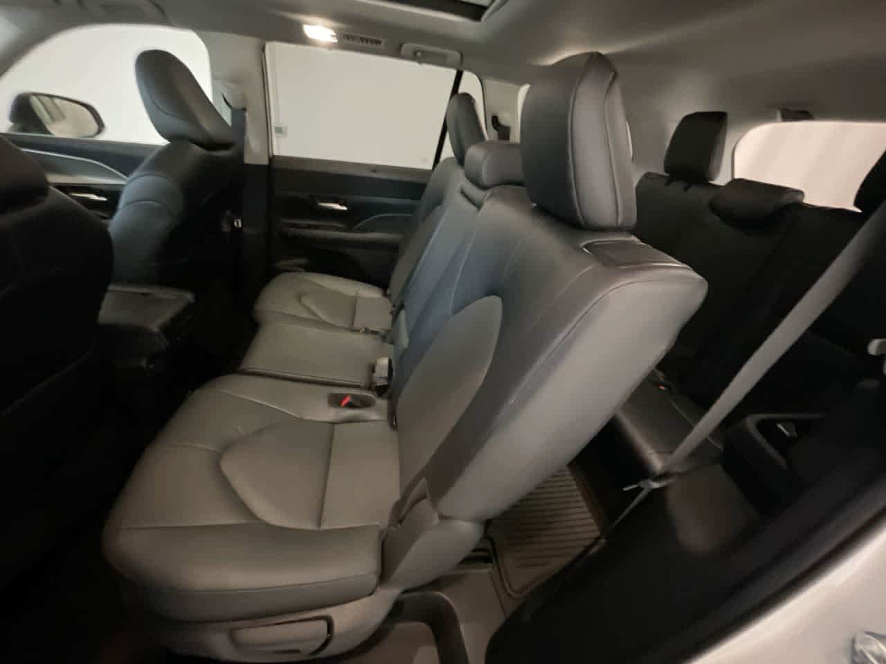 Thumbnail: 2025 Toyota Grand Highlander - 23