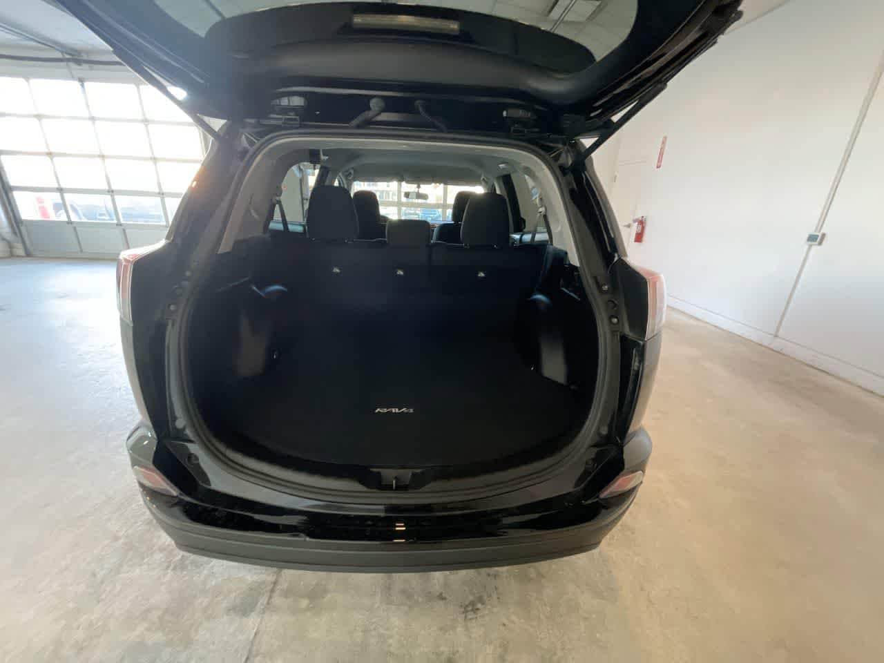 Thumbnail: 2016 Toyota RAV4 - 22