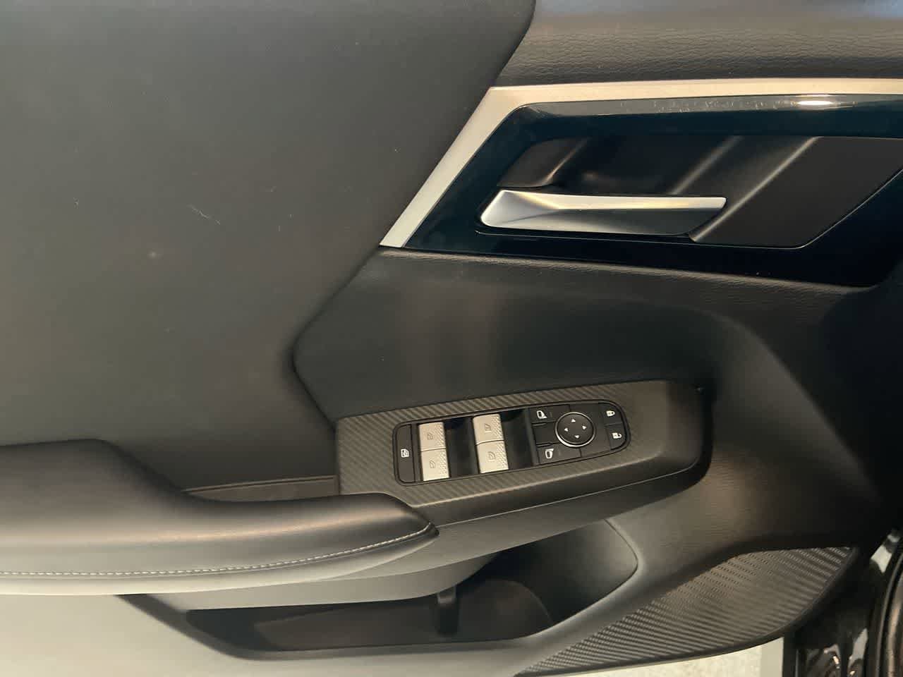 Thumbnail: 2022 Mitsubishi Outlander - 13