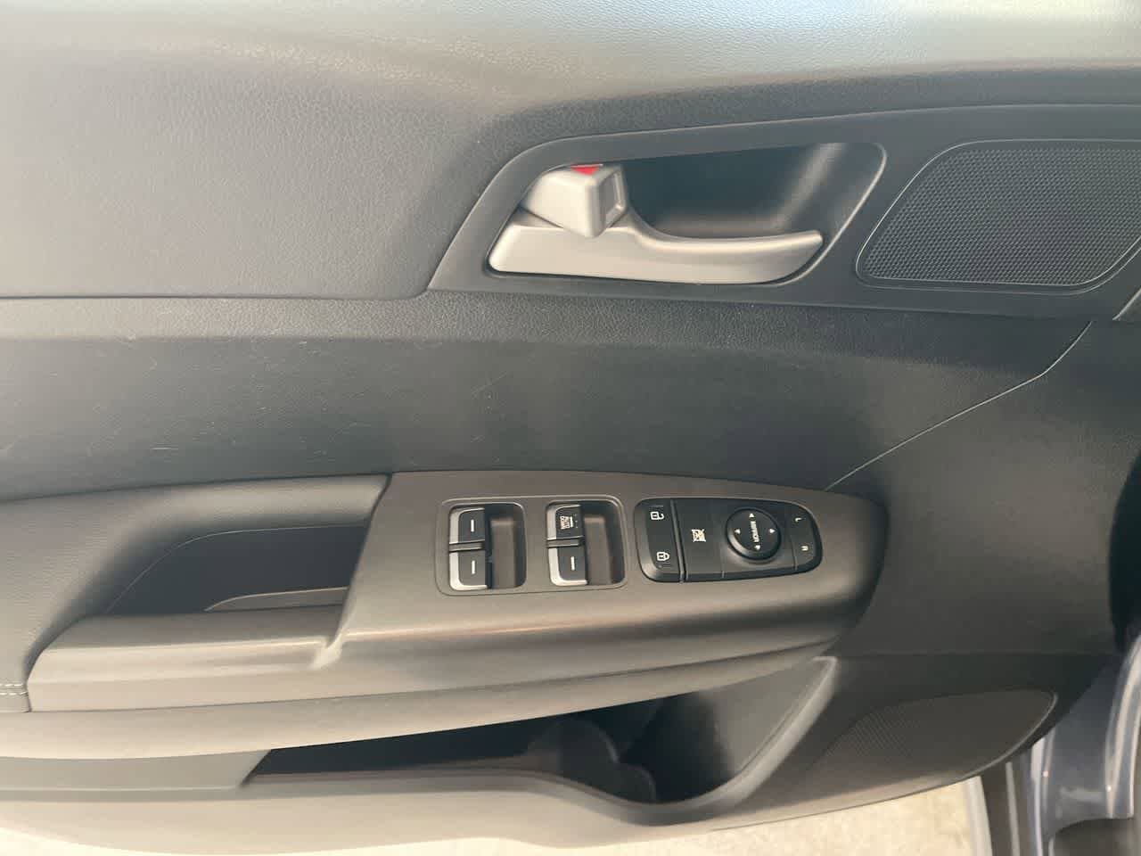 Thumbnail: 2020 Kia Sportage - 13