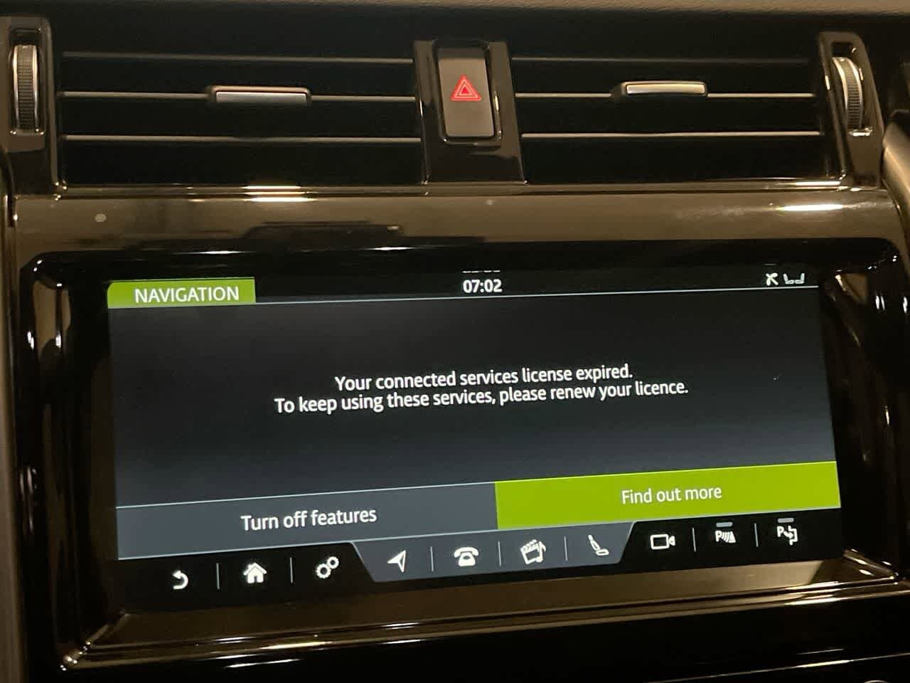 Thumbnail: 2020 Land Rover Discovery - 18