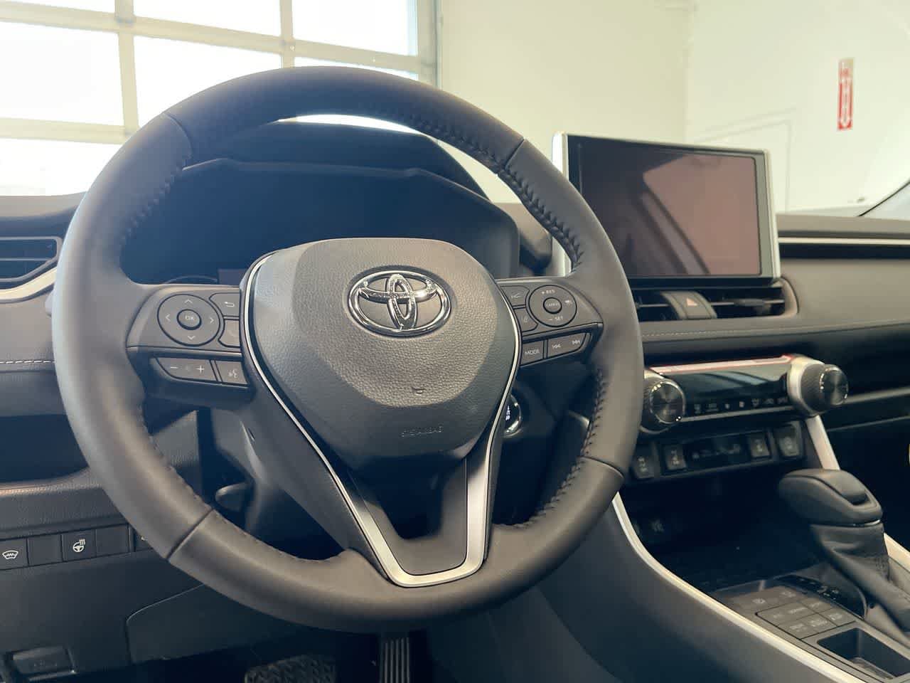 Thumbnail: 2025 Toyota RAV4 - 14