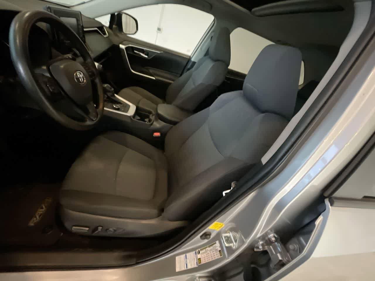 Thumbnail: 2020 Toyota RAV4 - 11