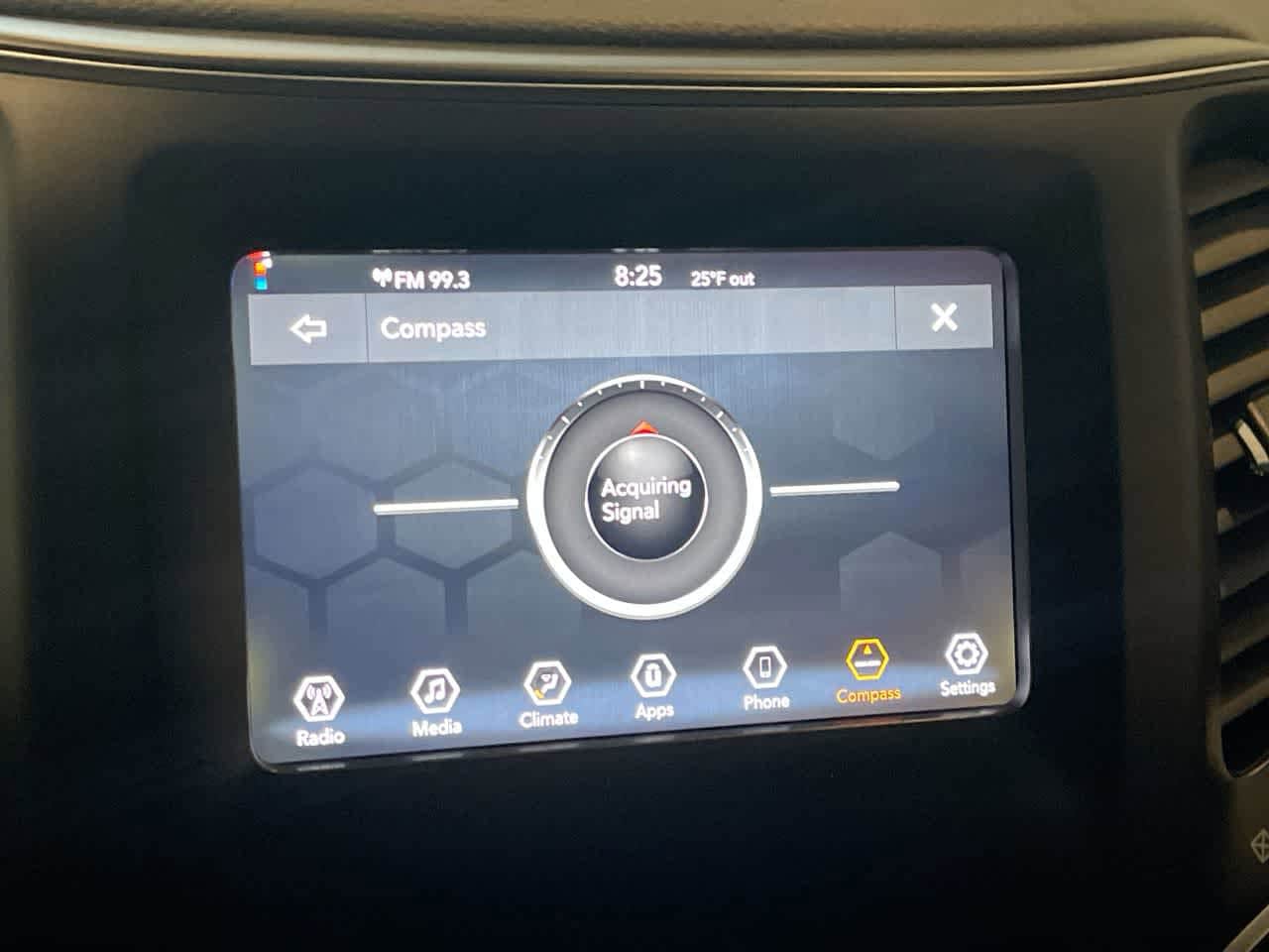 Thumbnail: 2019 Jeep Cherokee - 18