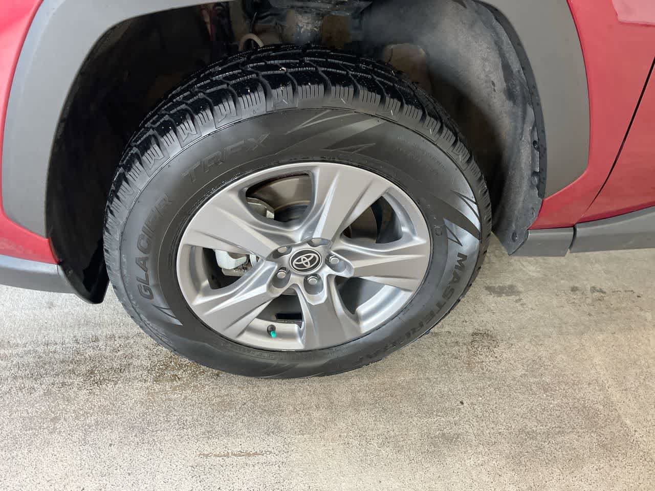 Thumbnail: 2022 Toyota RAV4 - 10