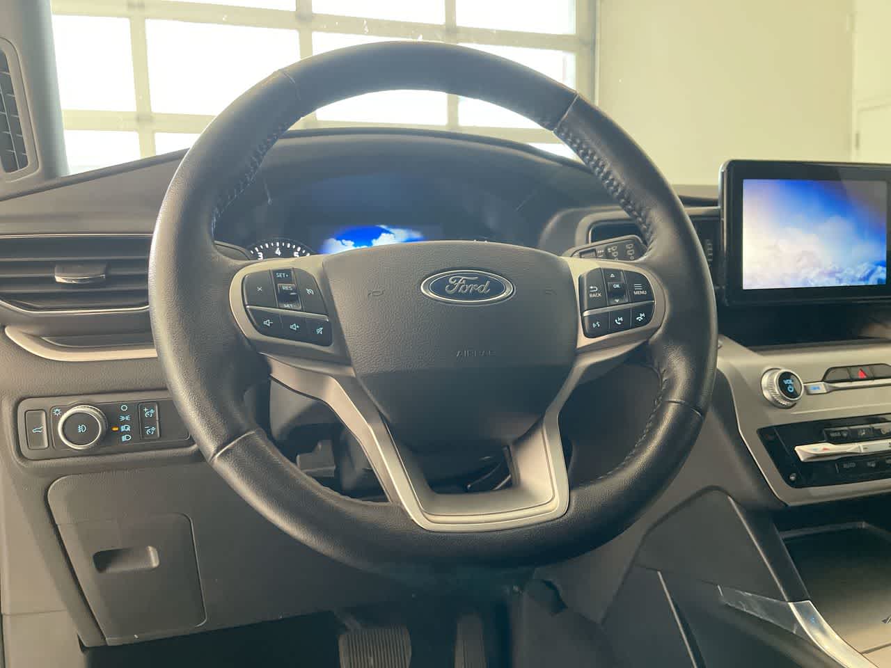 Thumbnail: 2022 Ford Explorer - 14