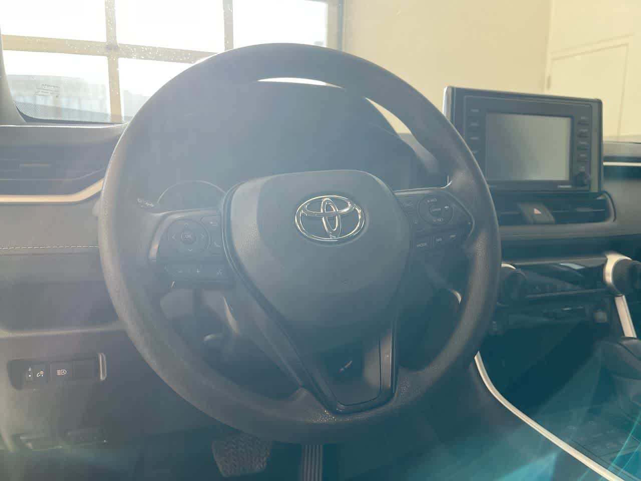 Thumbnail: 2022 Toyota RAV4 - 14
