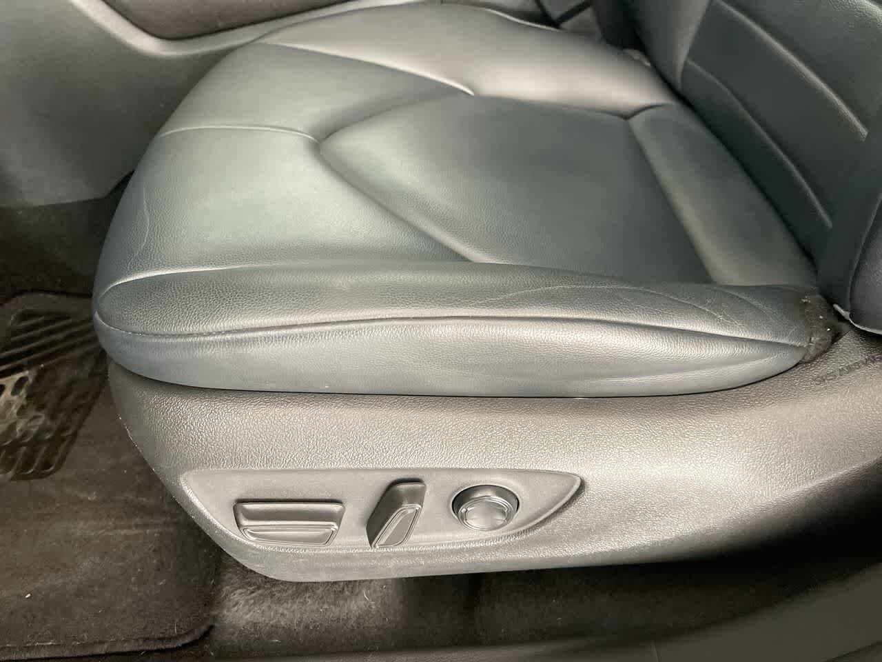 Thumbnail: 2022 Toyota Highlander - 12