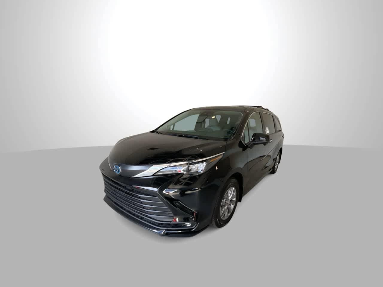 Thumbnail: 2025 Toyota Sienna - 4