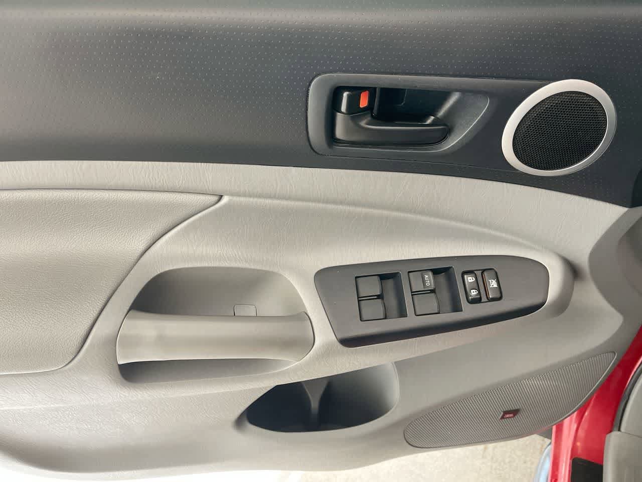 Thumbnail: 2013 Toyota Tacoma - 13