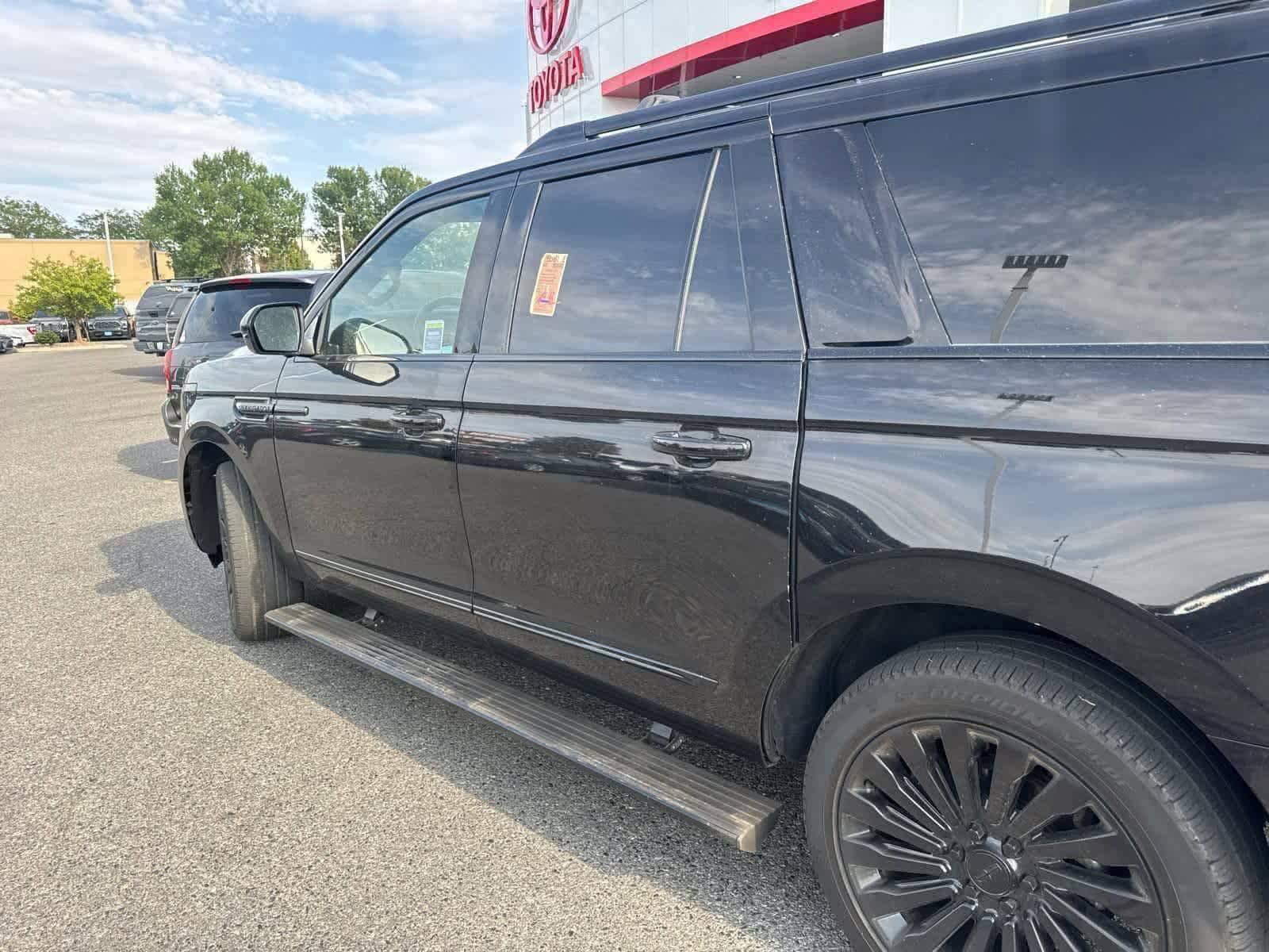 Thumbnail: 2019 Lincoln Navigator L - 22