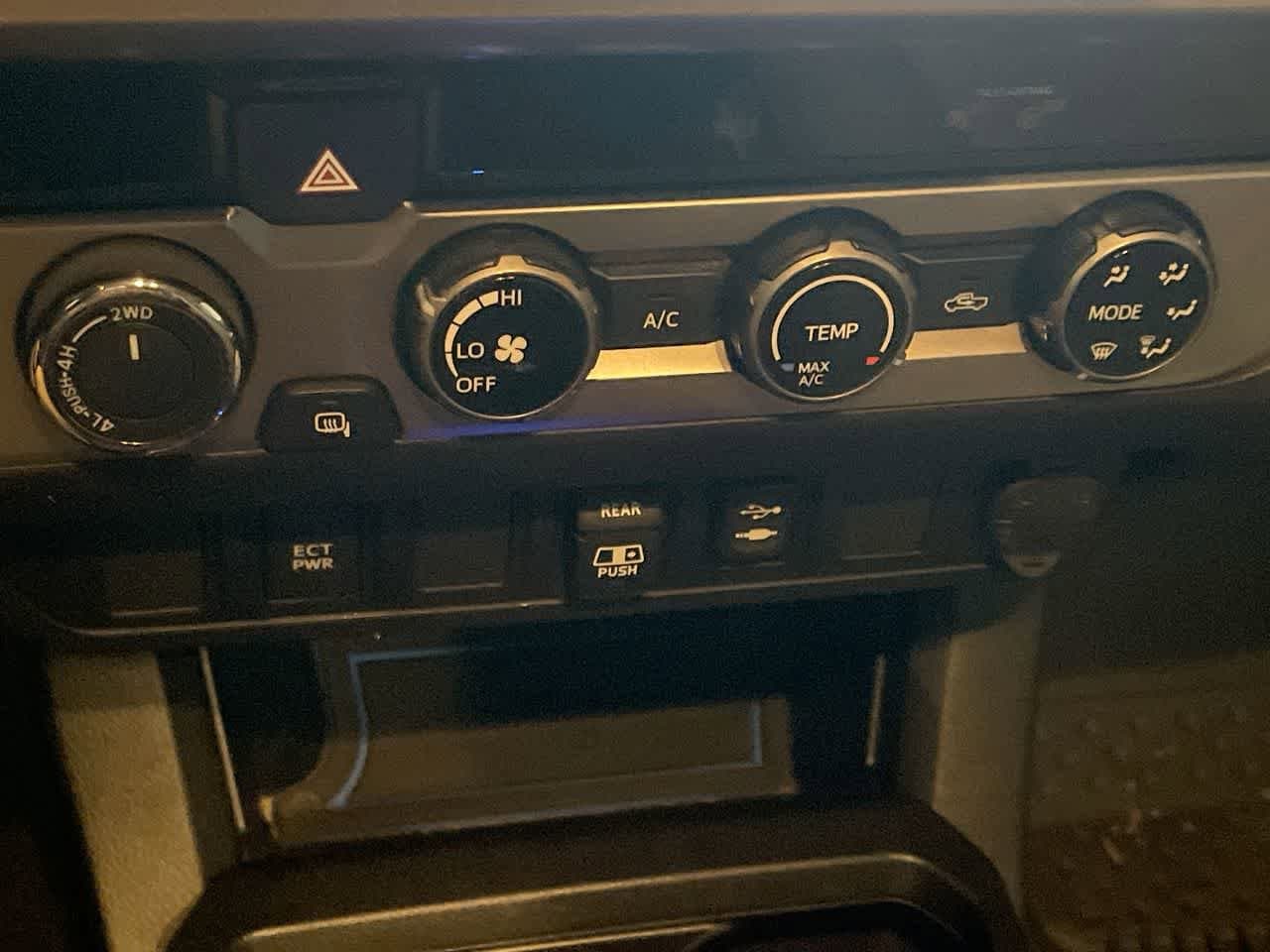 Thumbnail: 2018 Toyota Tacoma - 19