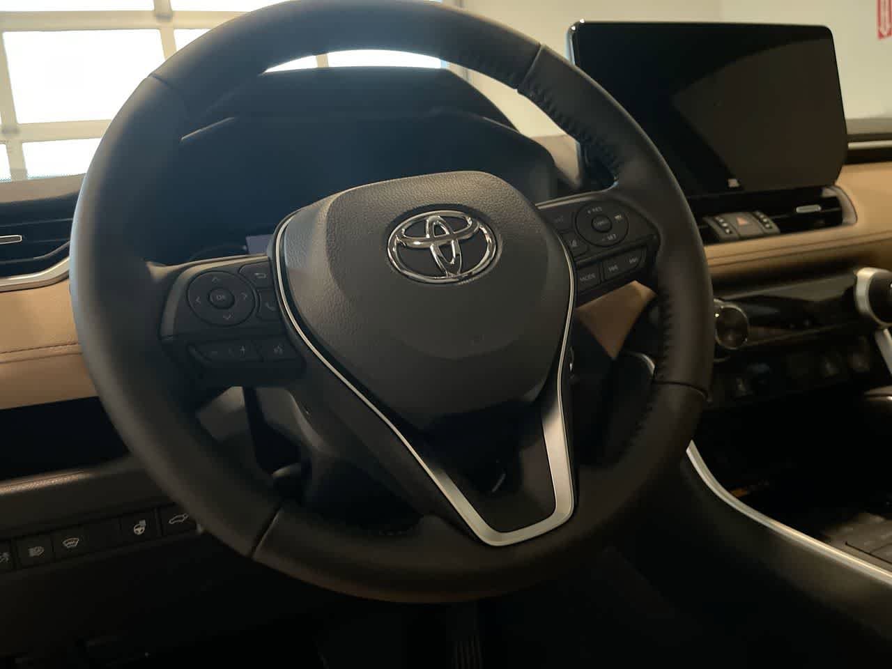 Thumbnail: 2025 Toyota RAV4 - 14