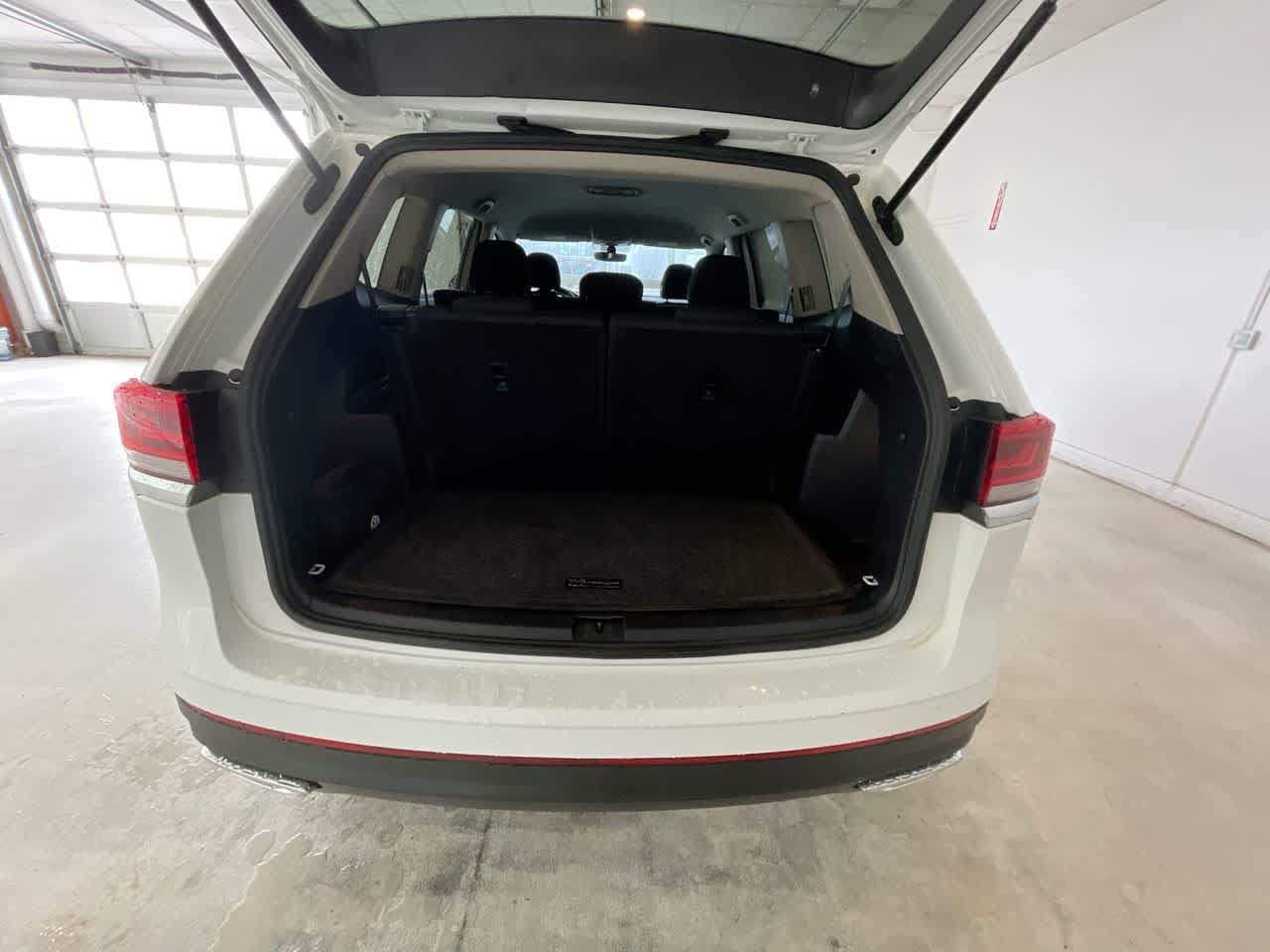 Thumbnail: 2021 Volkswagen Atlas - 22