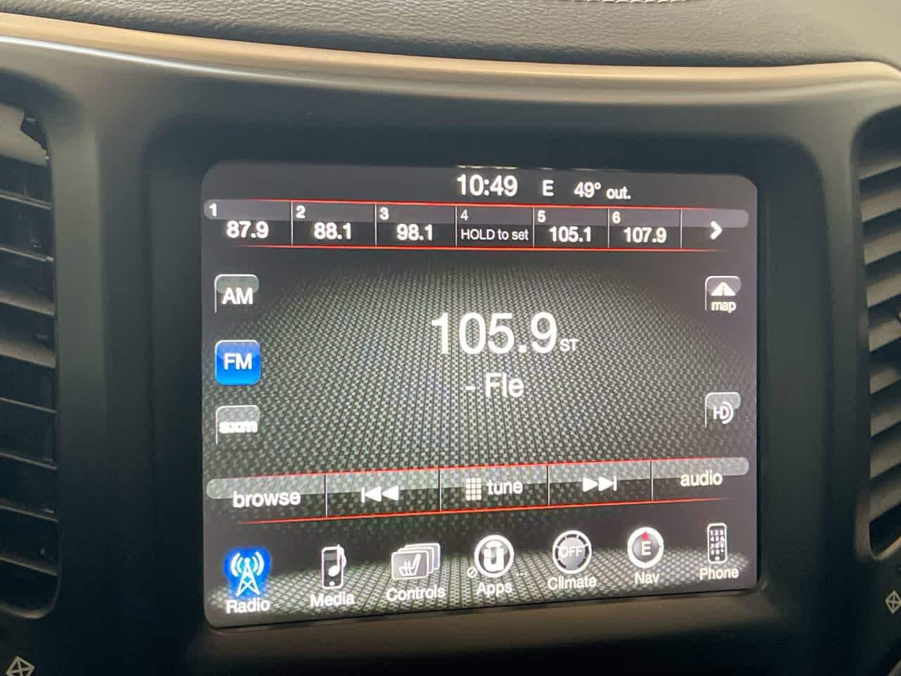 Thumbnail: 2015 Jeep Cherokee - 16