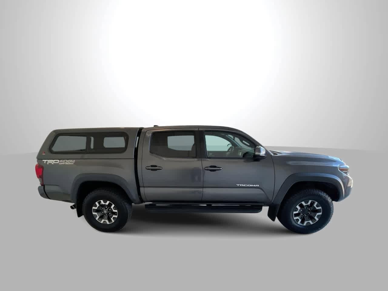 Thumbnail: 2018 Toyota Tacoma - 9