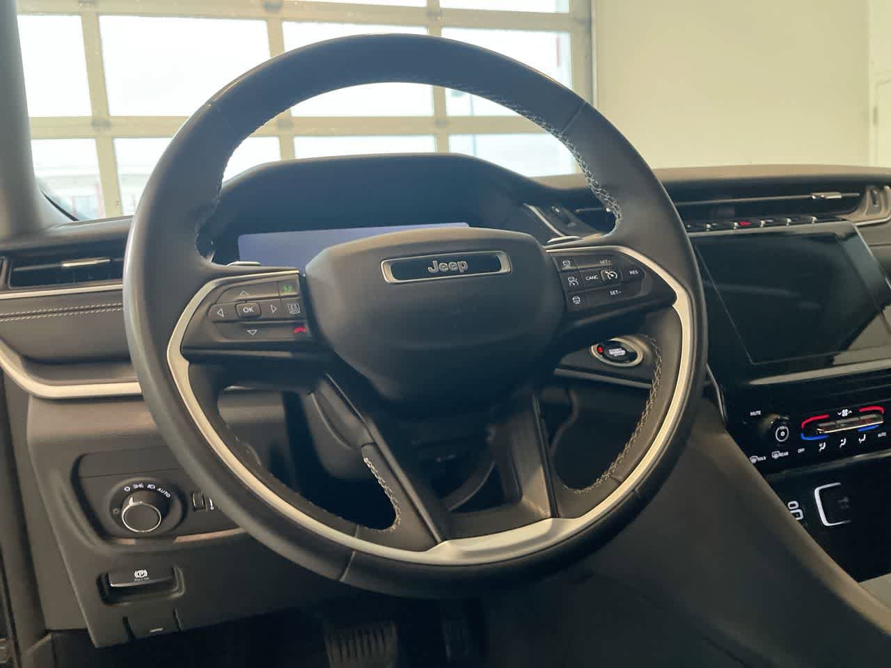 Thumbnail: 2023 Jeep Grand Cherokee L - 14