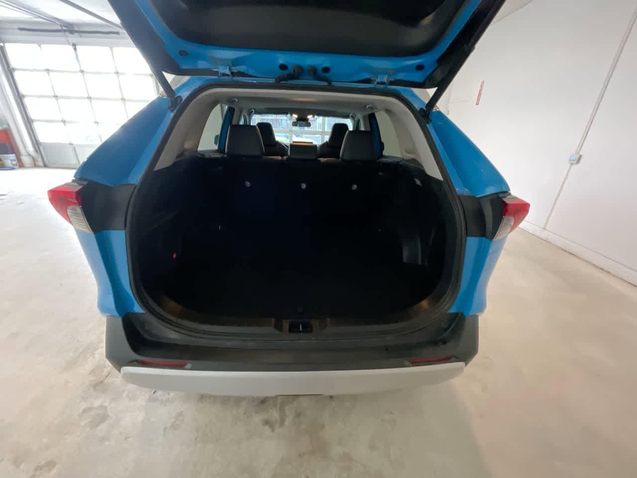 Thumbnail: 2019 Toyota RAV4 - 24