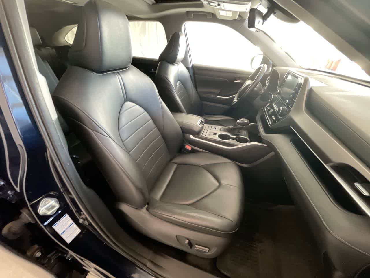 Thumbnail: 2020 Toyota Highlander - 26