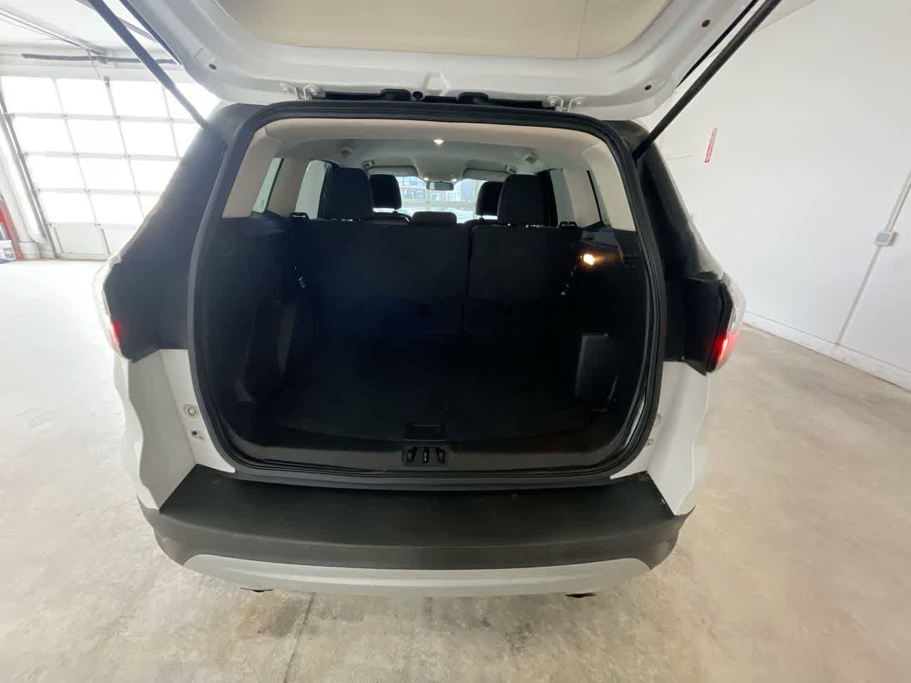 Thumbnail: 2017 Ford Escape - 22