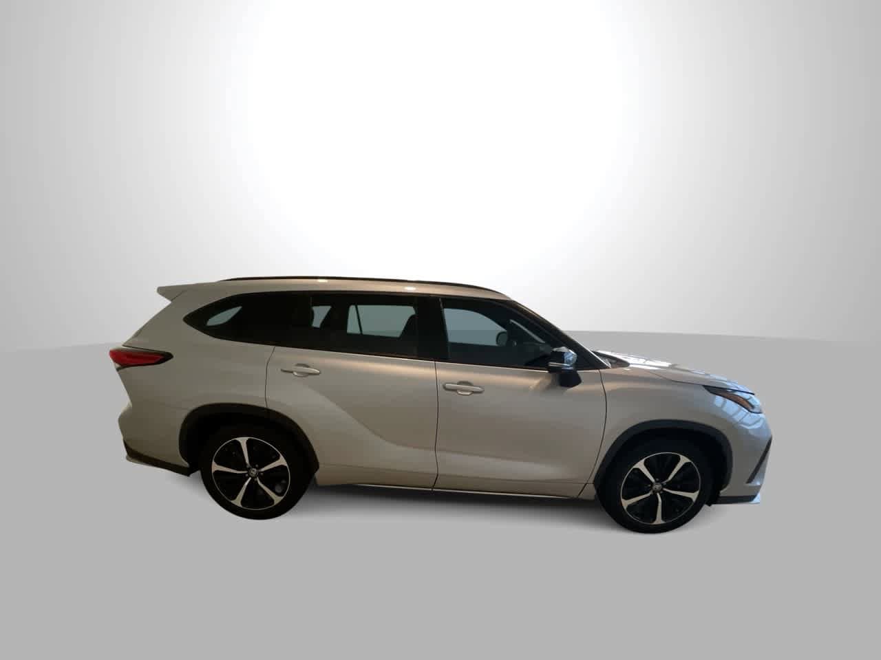 Thumbnail: 2022 Toyota Highlander - 9