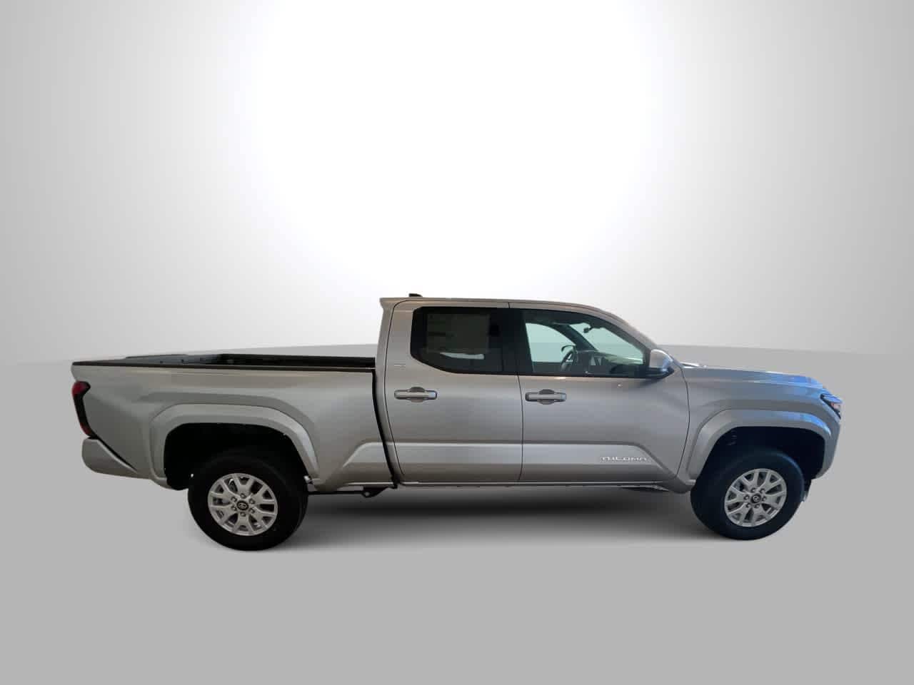2026 Toyota Tacoma SR5 - Photo 9
