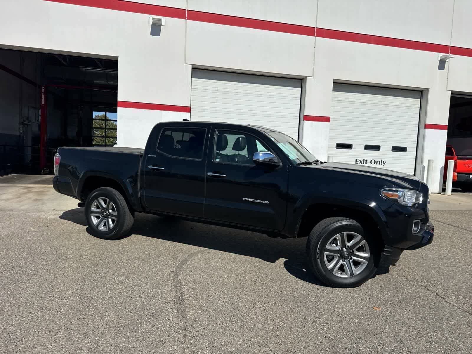 2018 Toyota Tacoma Limited Double Cab V6 4x4 photo 2
