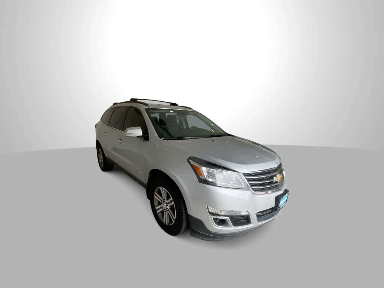 2017 Chevrolet Traverse 1LT photo 2
