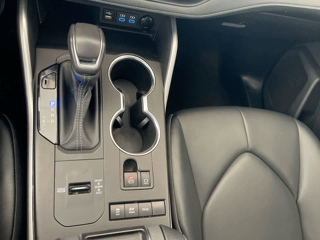 Thumbnail: 2022 Toyota Highlander - 20