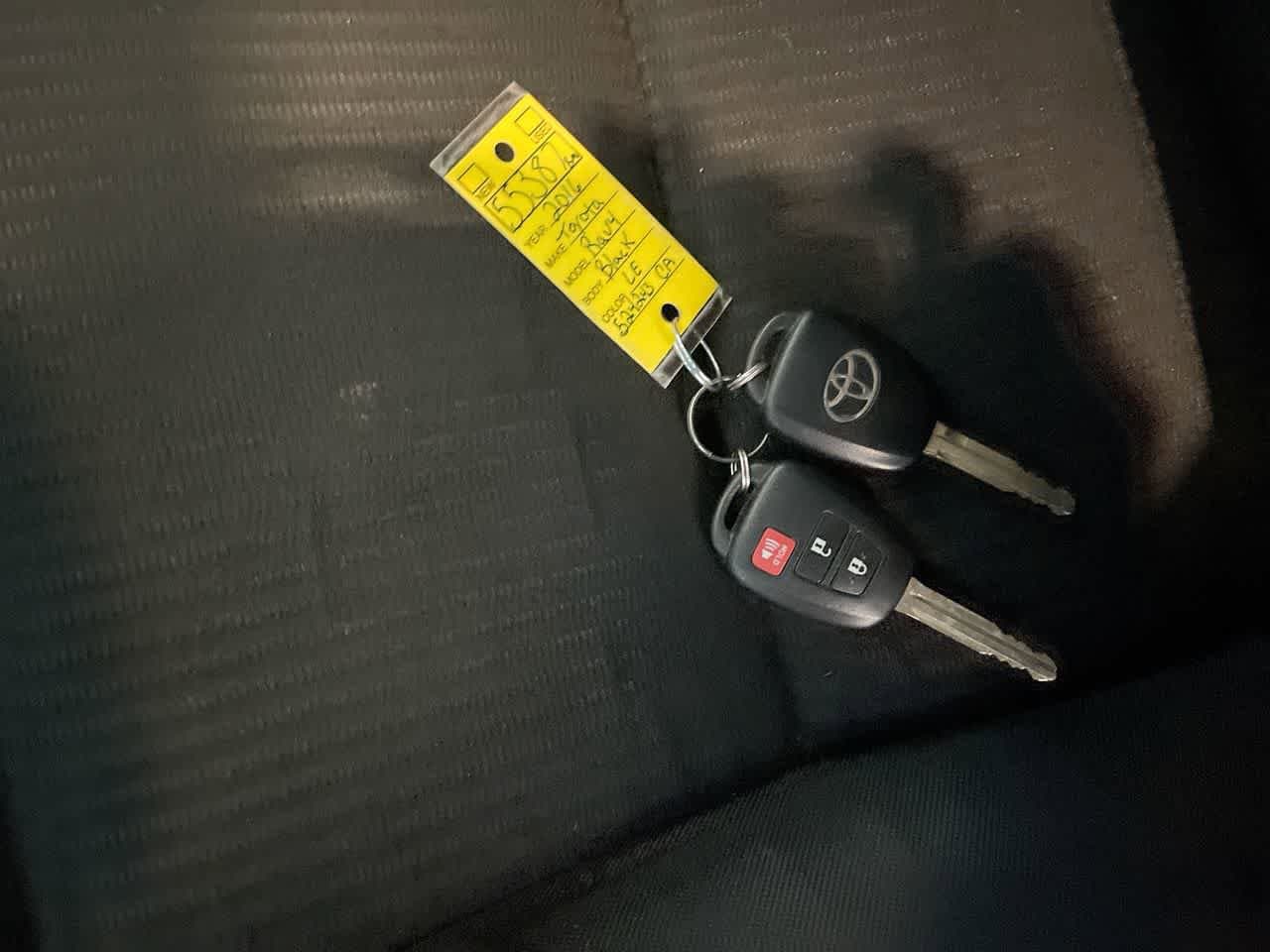 Thumbnail: 2016 Toyota RAV4 - 25