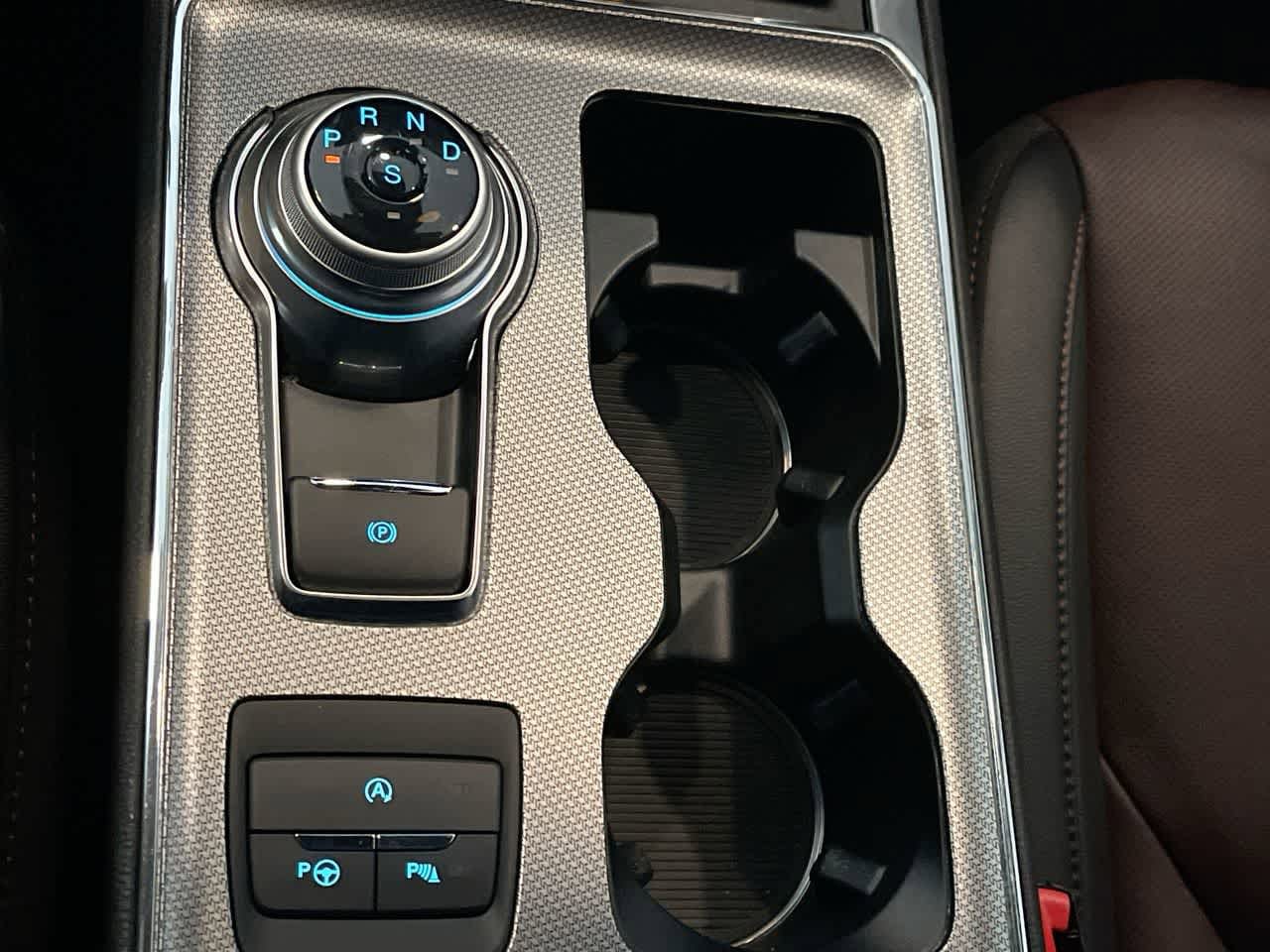 Thumbnail: 2022 Ford Edge - 20