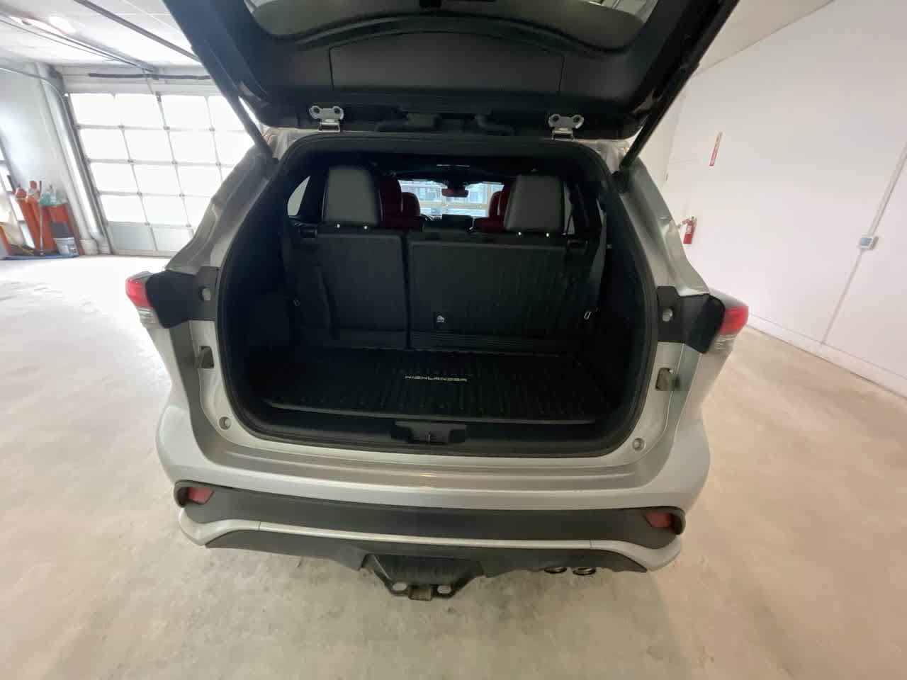 Thumbnail: 2022 Toyota Highlander - 25