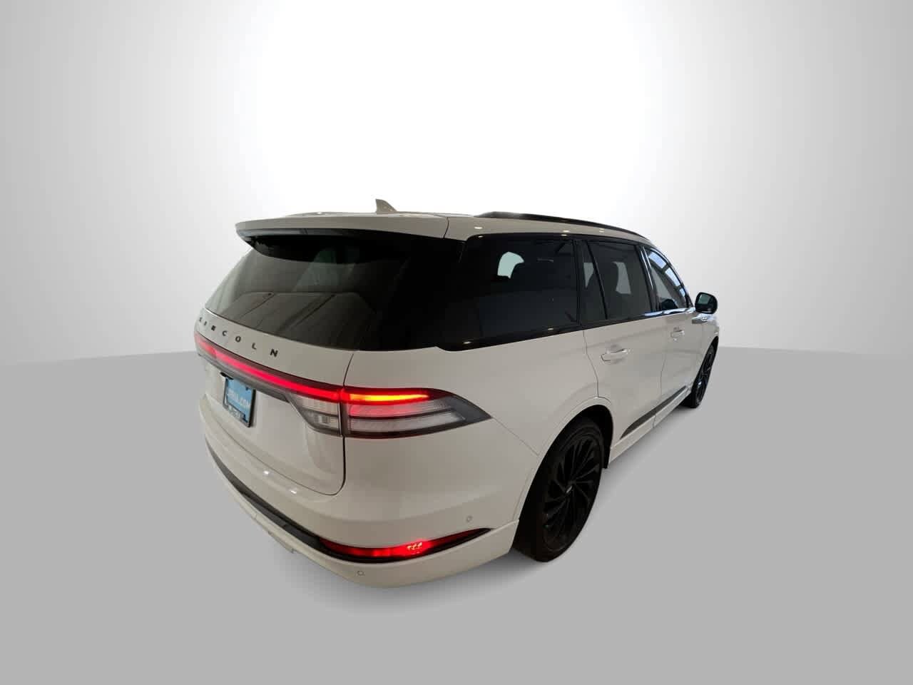 Thumbnail: 2023 Lincoln Aviator - 8