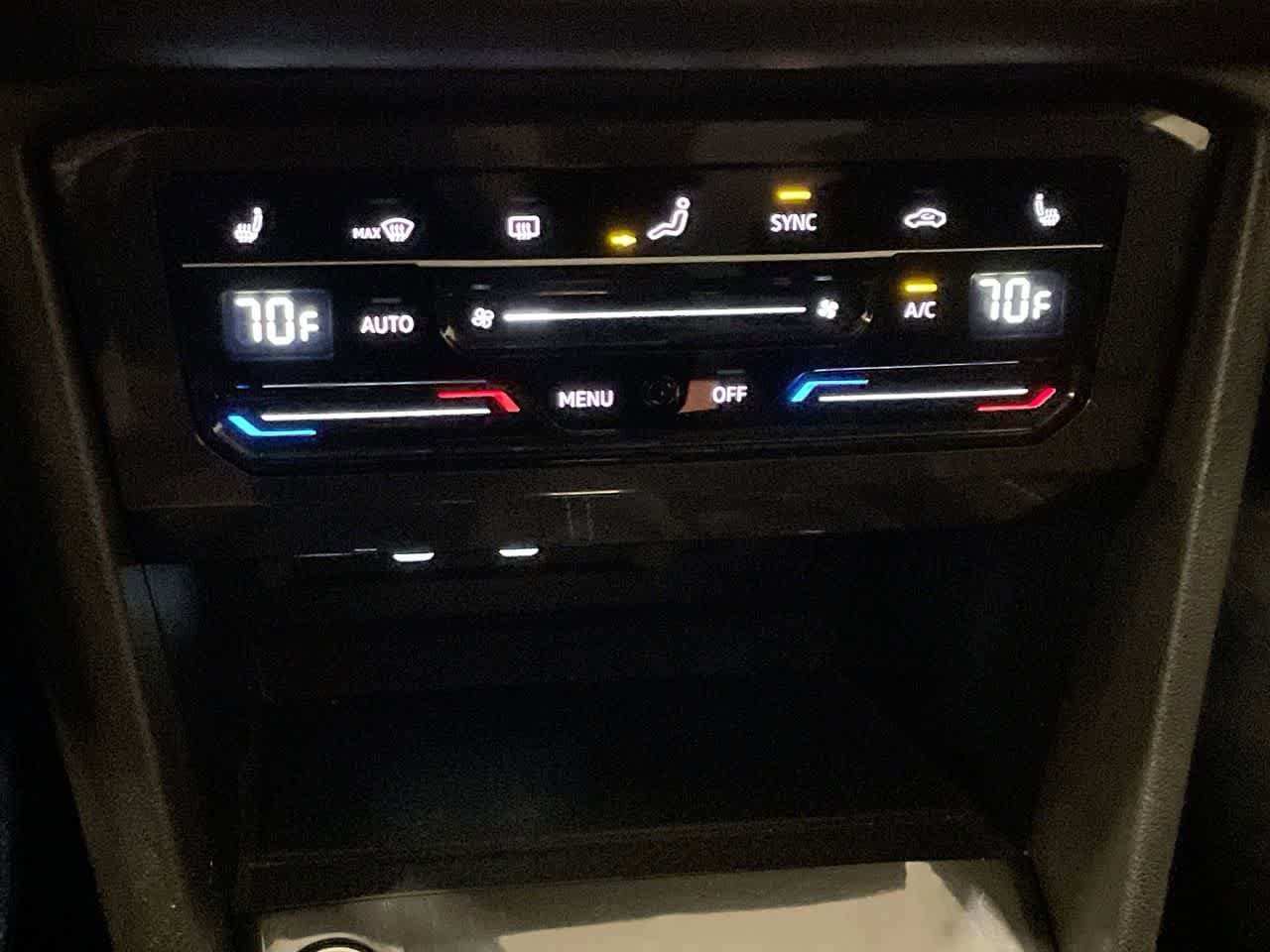 Thumbnail: 2024 Volkswagen Tiguan - 18