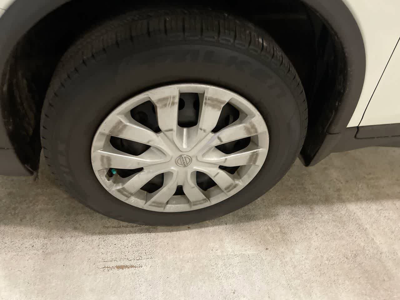 Thumbnail: 2017 Nissan Rogue - 10