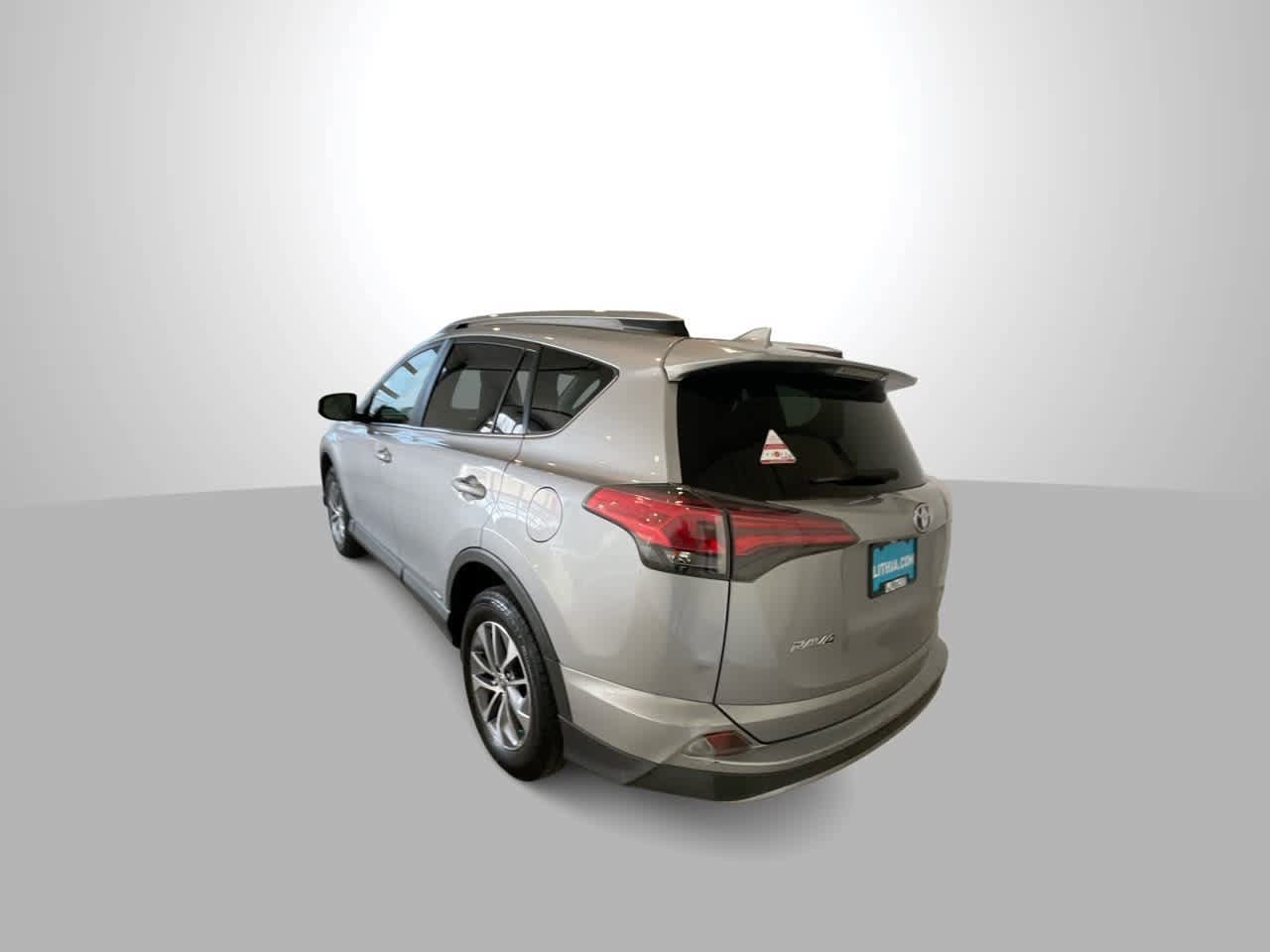 Thumbnail: 2018 Toyota RAV4 - 6