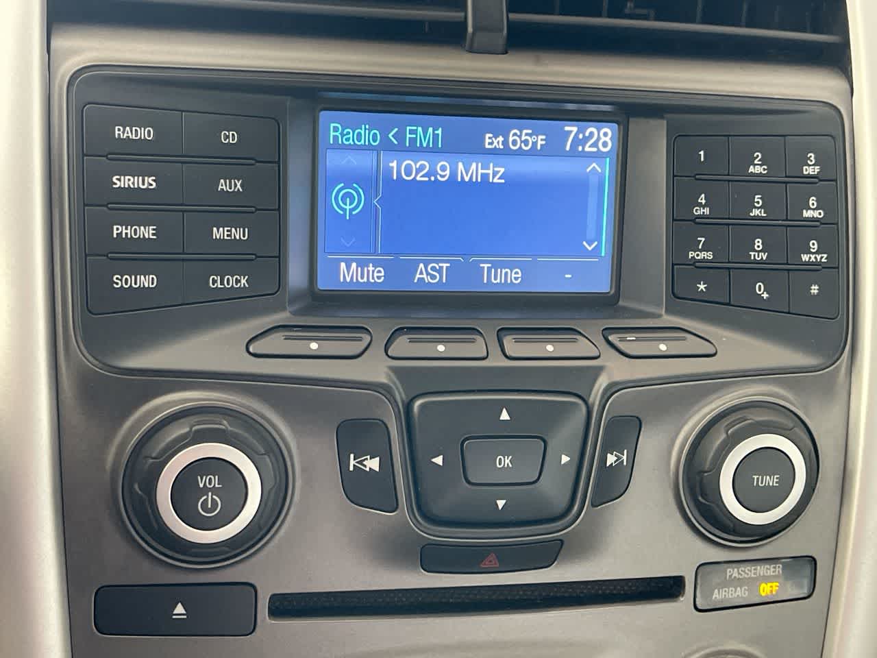 Thumbnail: 2012 Ford Edge - 16