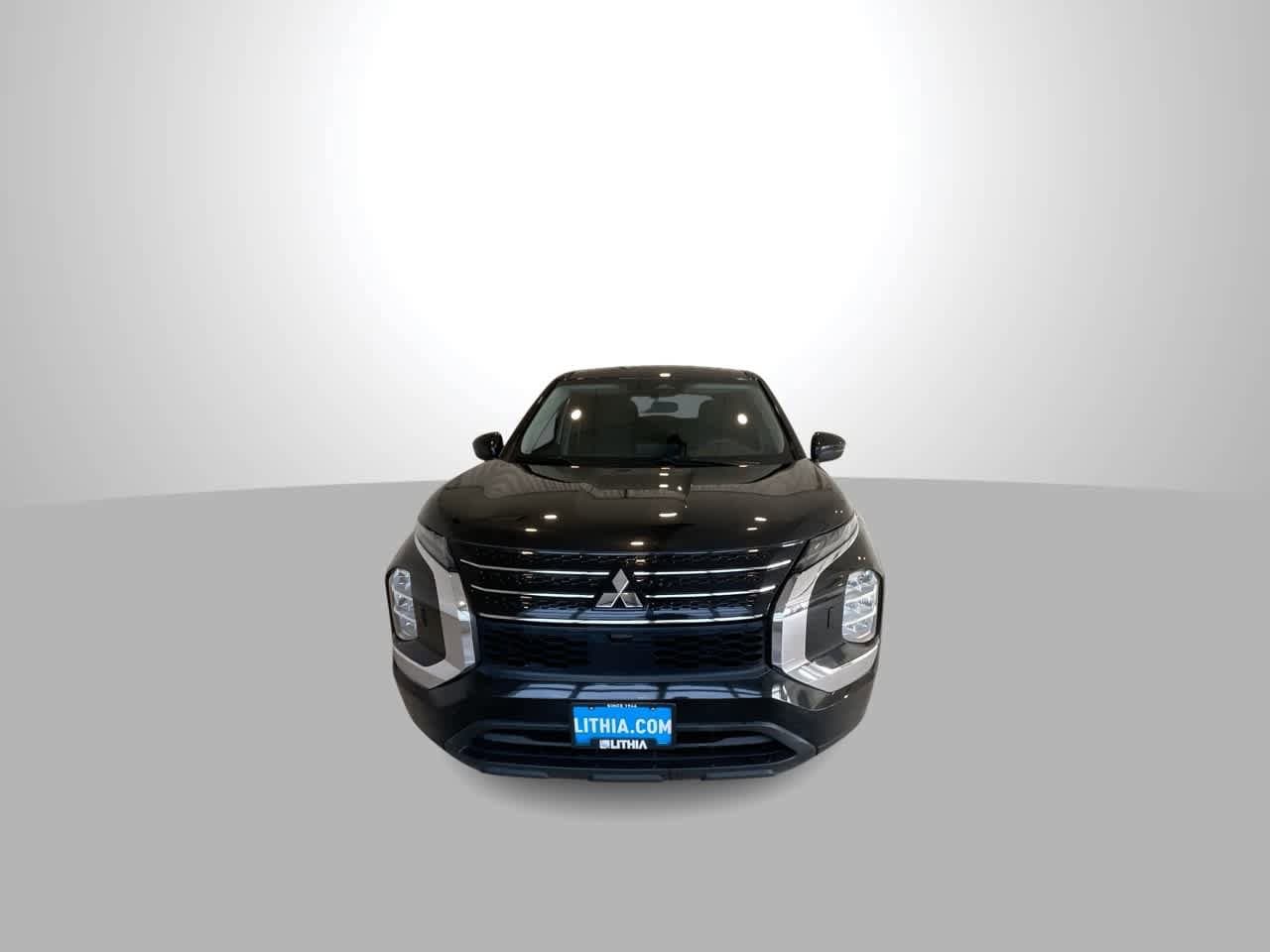 Thumbnail: 2022 Mitsubishi Outlander - 3