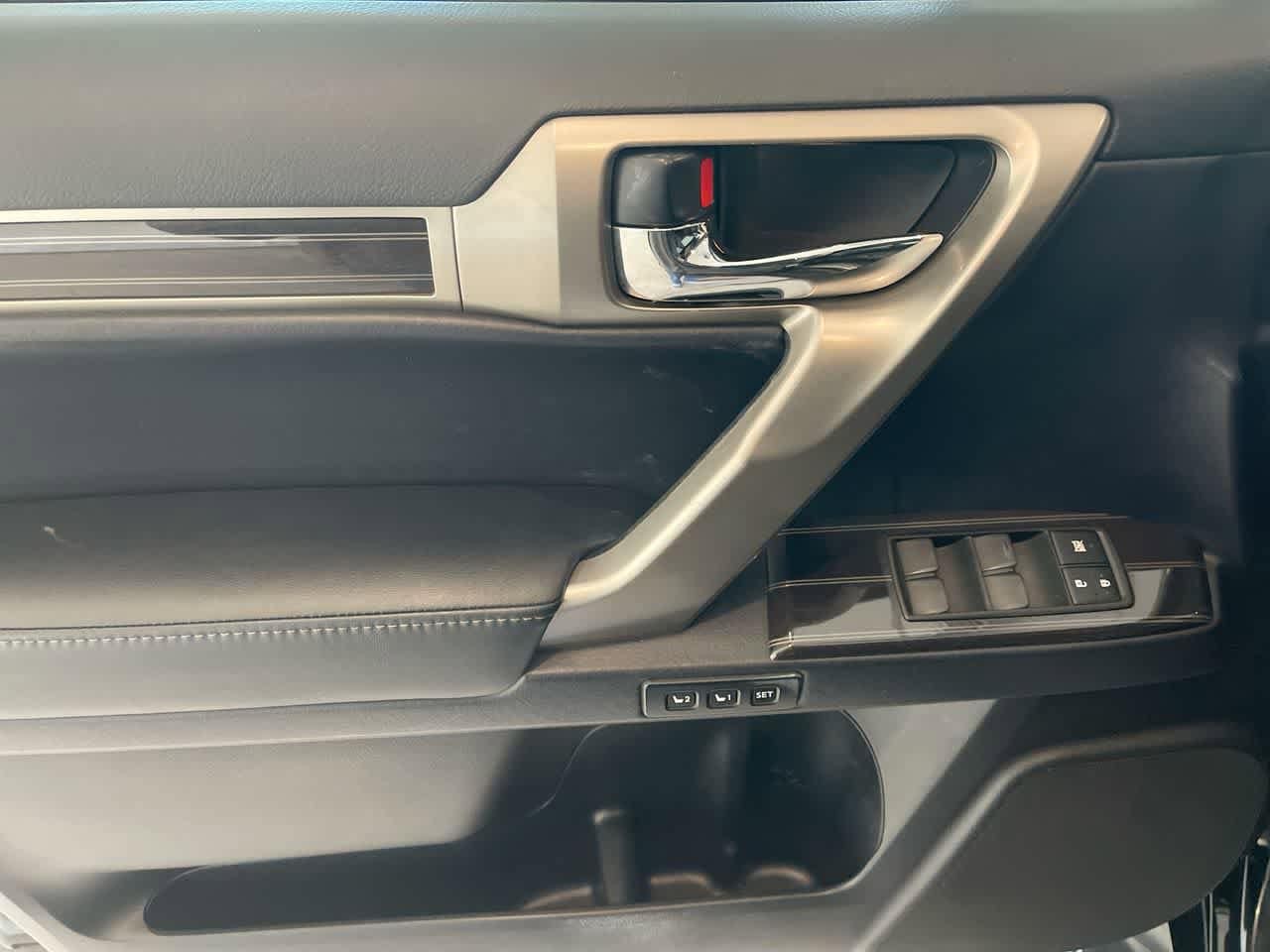 Thumbnail: 2021 Lexus GX - 13