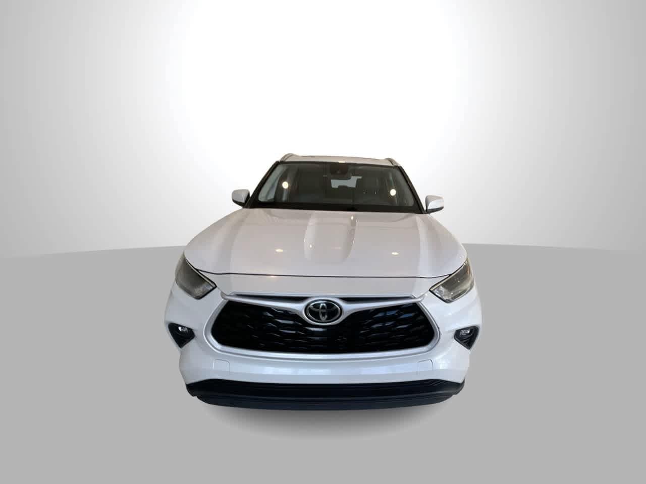 Thumbnail: 2023 Toyota Highlander - 3