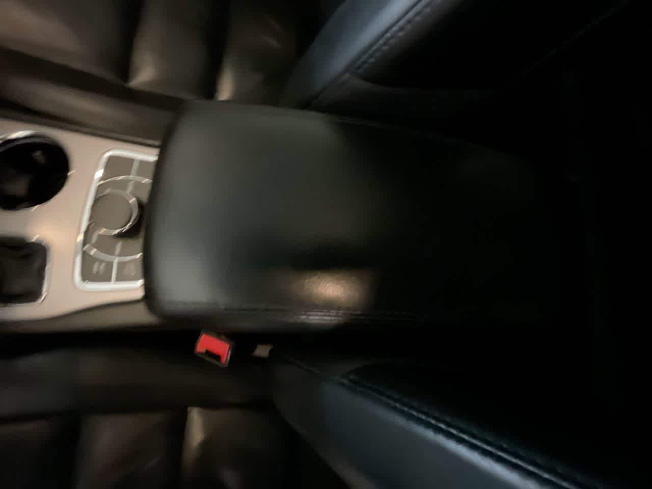 Thumbnail: 2021 Jeep Grand Cherokee - 21