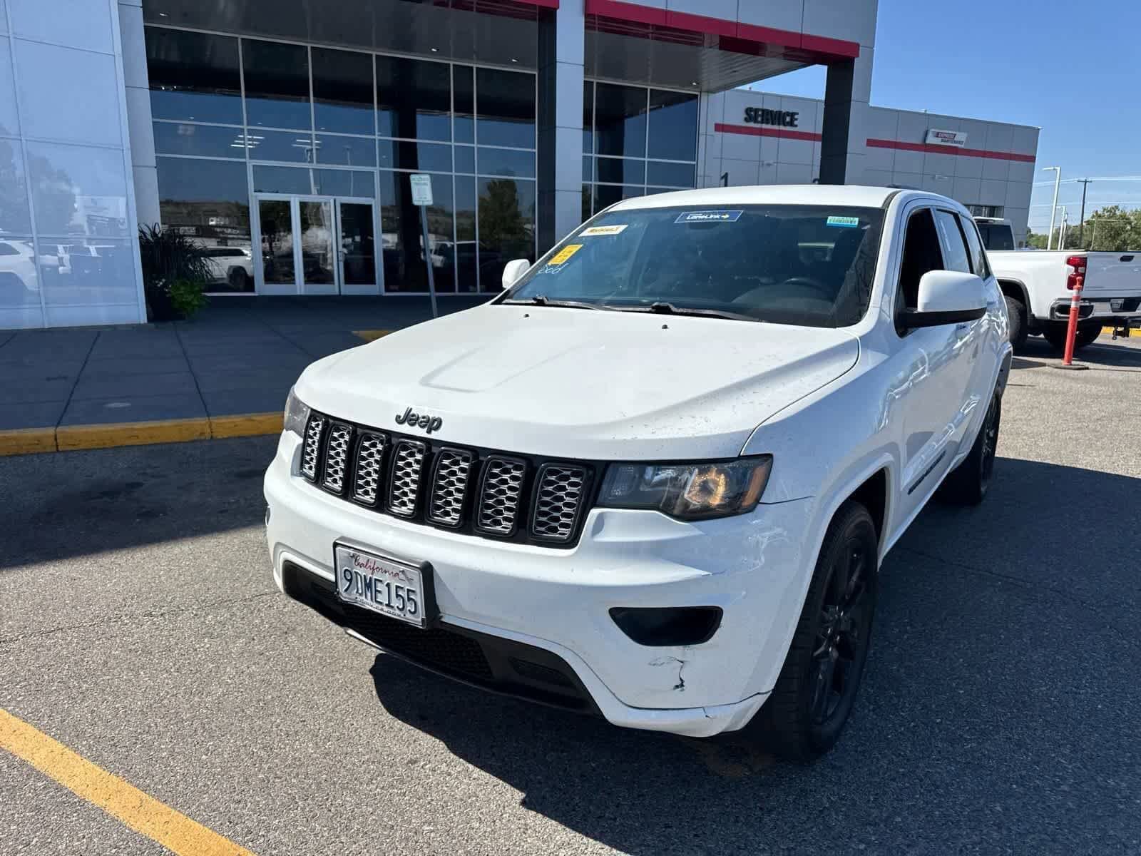 Thumbnail: 2018 Jeep Grand Cherokee - 3