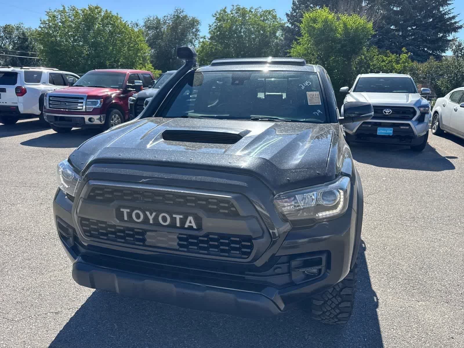Thumbnail: 2019 Toyota Tacoma - 4