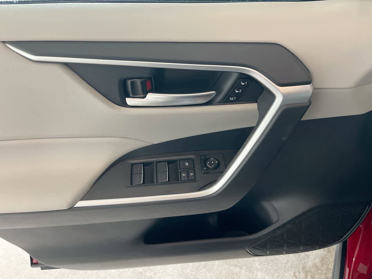 Thumbnail: 2025 Toyota RAV4 - 13