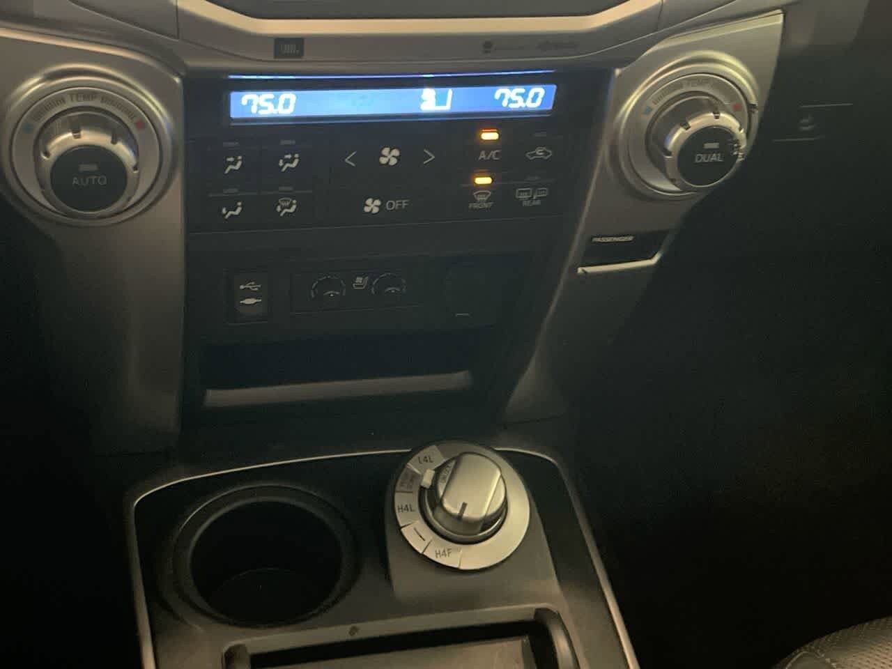 Thumbnail: 2015 Toyota 4Runner - 19