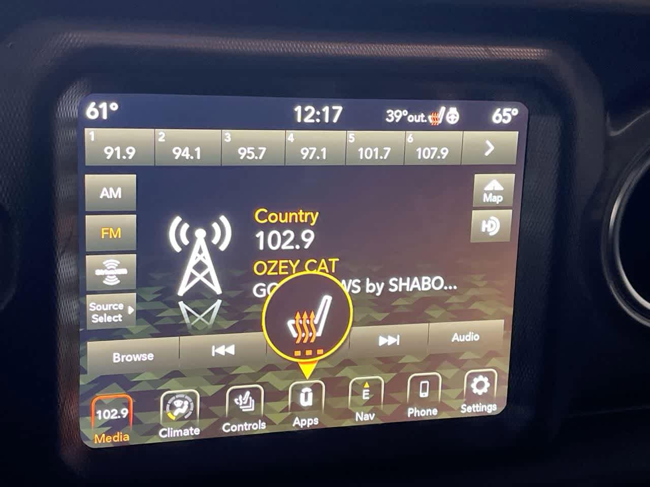 Thumbnail: 2022 Jeep Wrangler - 16