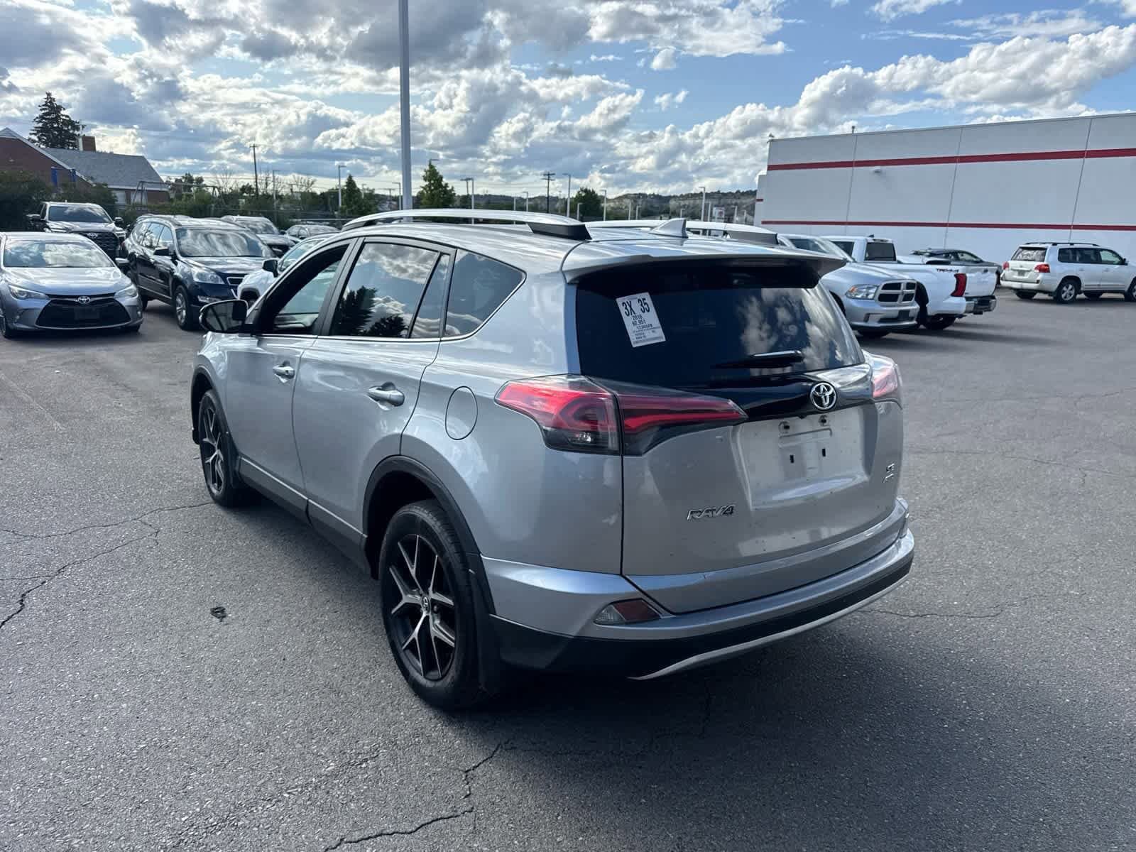 Thumbnail: 2016 Toyota RAV4 - 30